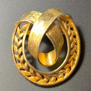 vintage Trifari cress brooch pin.